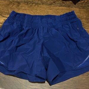 Lululemon NWOT size 6 tall Hotty Hot 4” in color Larkspur